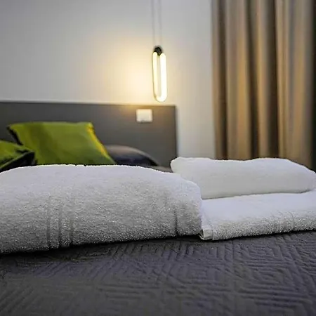 Domus Smeralda بيت ضيافة 4*