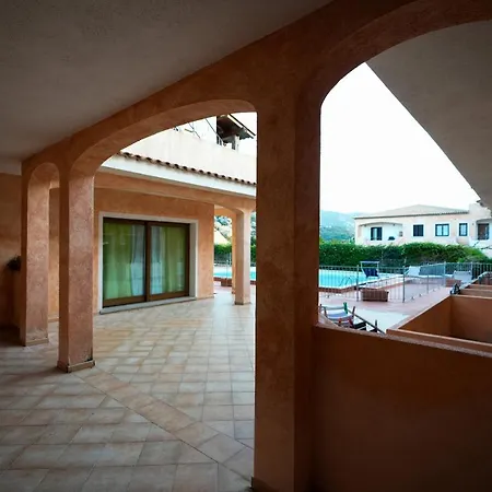 Domus Smeralda Konukevi 3*